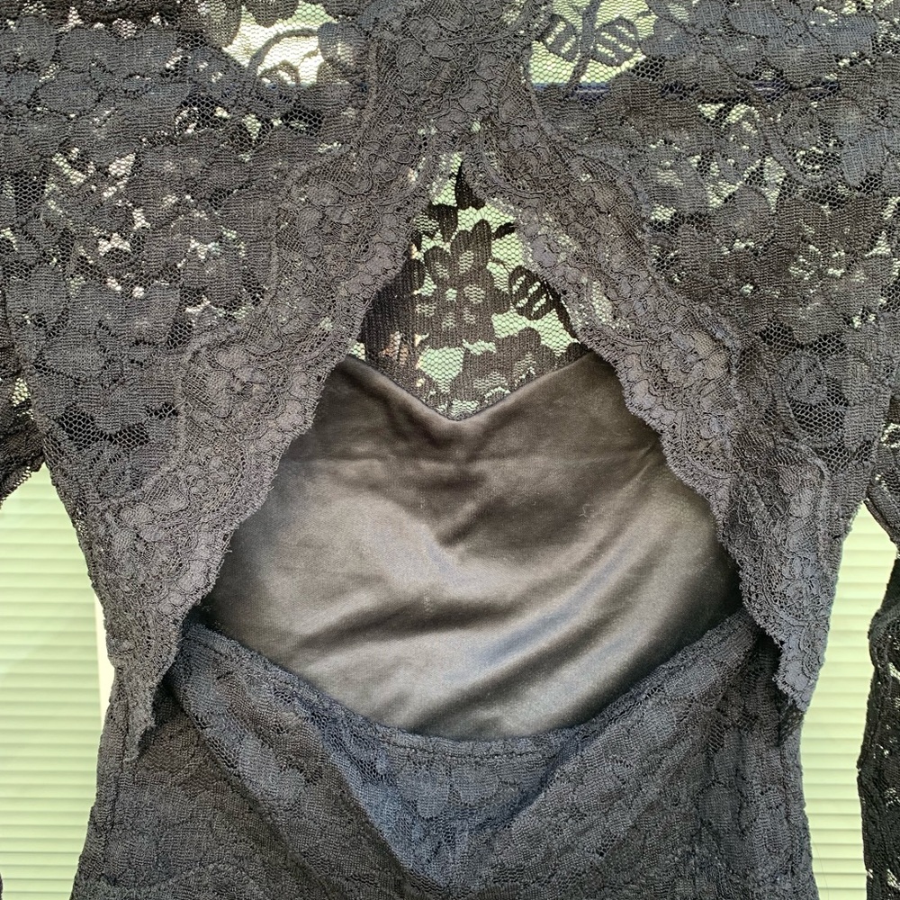 Express Crop Top - Picture 3 of 4